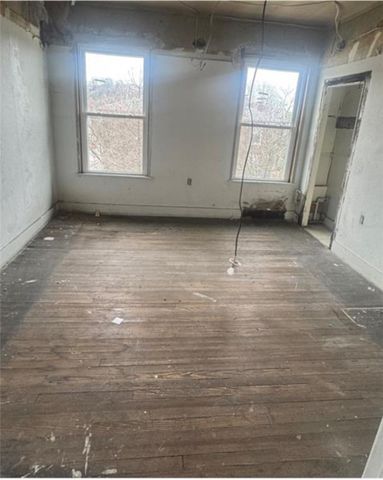 609-611 Grandview Ave, E Pittsburgh, PA 15112