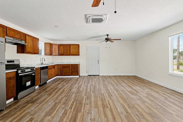 3811 W Taft Ave, Wichita, KS 67213