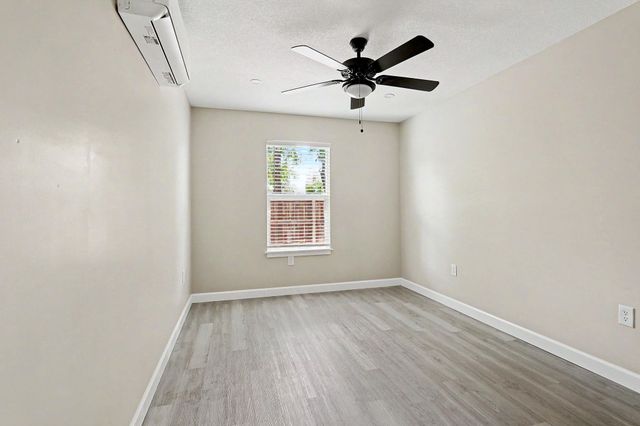 3811 W Taft Ave, Wichita, KS 67213