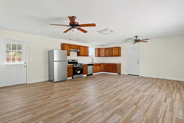 3811 W Taft Ave, Wichita, KS 67213