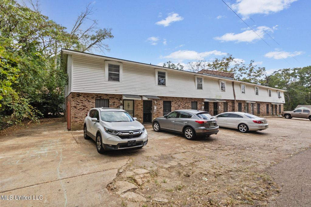 2475 Greenfield Avenue, Jackson, MS 39213