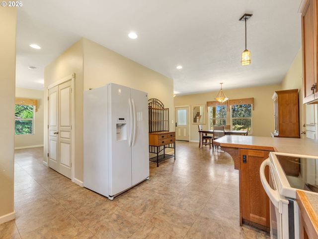 1077 Sw RIDGE Rd, Warrenton, OR 97146