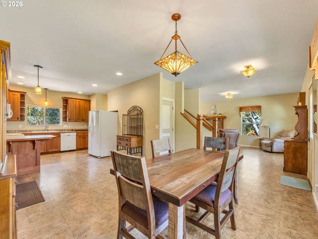 1077 Sw RIDGE Rd, Warrenton, OR 97146