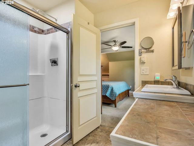 1077 Sw RIDGE Rd, Warrenton, OR 97146