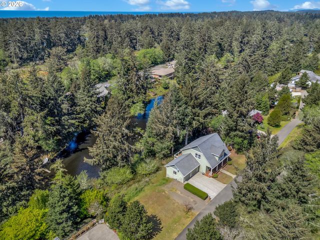 1077 Sw RIDGE Rd, Warrenton, OR 97146
