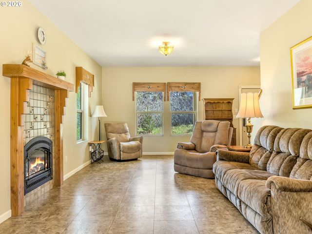 1077 Sw RIDGE Rd, Warrenton, OR 97146
