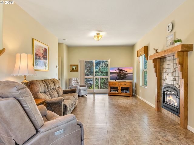 1077 Sw RIDGE Rd, Warrenton, OR 97146