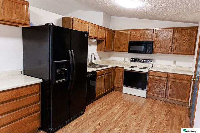 2956 2nd Avenue, Columbus, NE 68601