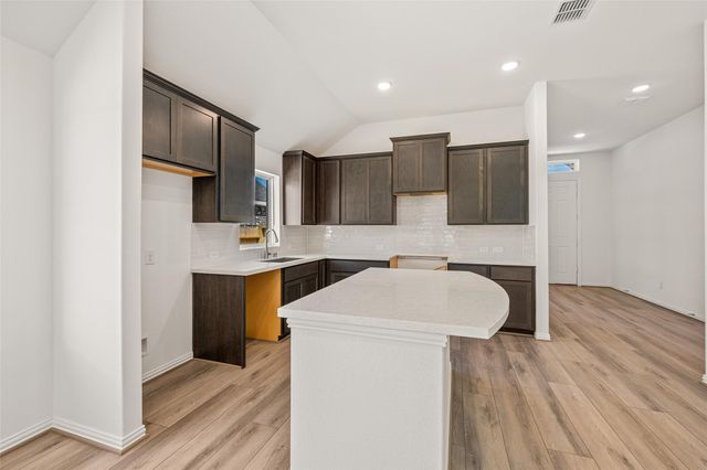 209 Cross Gable Lane, Dayton, TX 77535