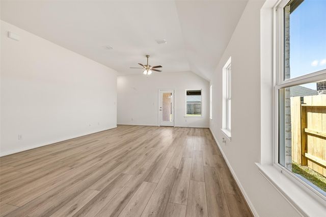 209 Cross Gable Lane, Dayton, TX 77535