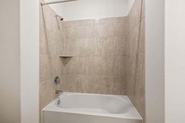 209 Cross Gable Lane, Dayton, TX 77535