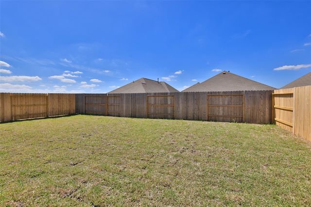 209 Cross Gable Lane, Dayton, TX 77535