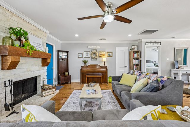 302 Wright Avenue, Rockwall, TX 75032