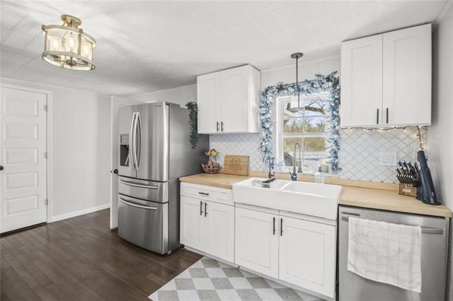 1215 BERRY Road, Independence, MO 64057