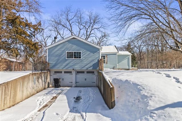 1215 BERRY Road, Independence, MO 64057