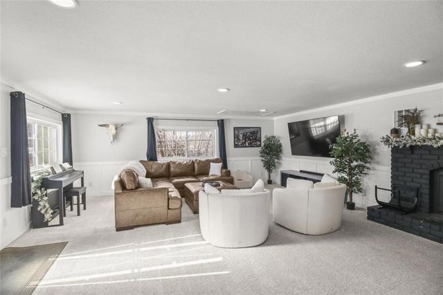 1215 BERRY Road, Independence, MO 64057