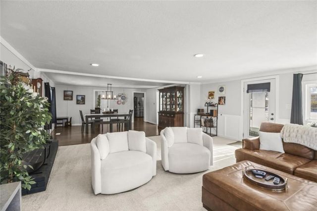 1215 BERRY Road, Independence, MO 64057