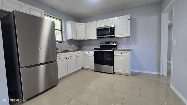 3914 BARMER Drive, Jacksonville, FL 32210