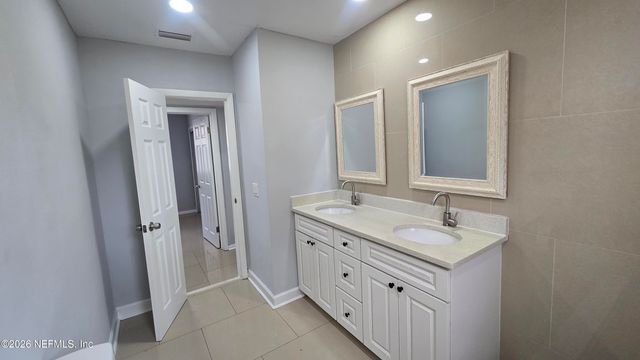 3914 BARMER Drive, Jacksonville, FL 32210