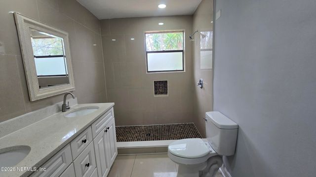 3914 BARMER Drive, Jacksonville, FL 32210