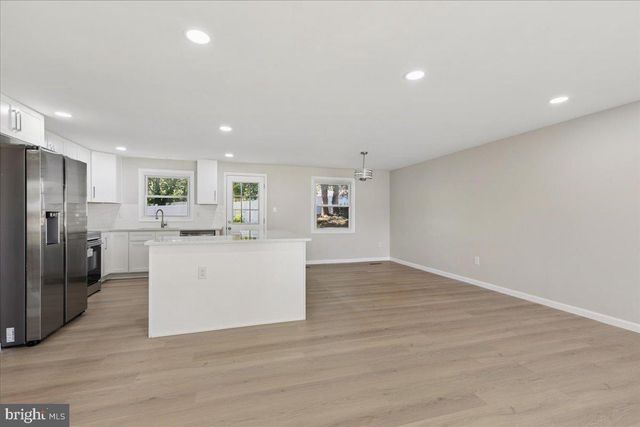 5614 DANIEL CIR, Waldorf, MD 20601