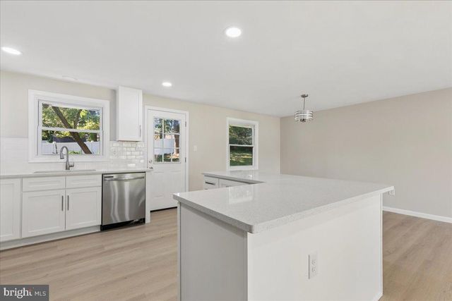 5614 DANIEL CIR, Waldorf, MD 20601
