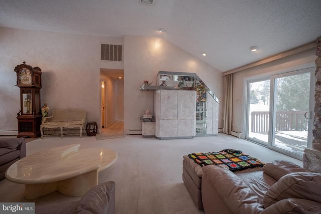 501 FLORA CIR, Springfield, PA 19064