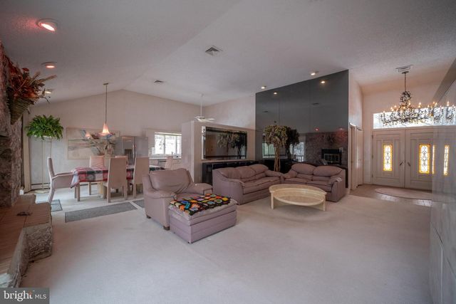 501 FLORA CIR, Springfield, PA 19064