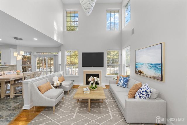 46 Pin Oak Drive, North Brunswick, NJ 08902