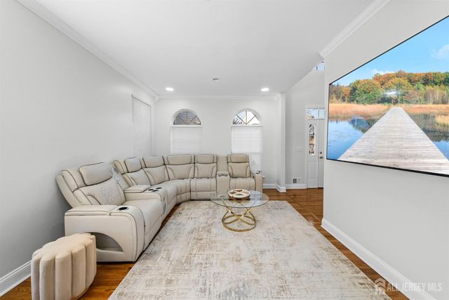 46 Pin Oak Drive, North Brunswick, NJ 08902