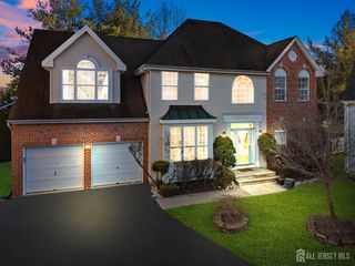 46 Pin Oak Drive, North Brunswick, NJ 08902