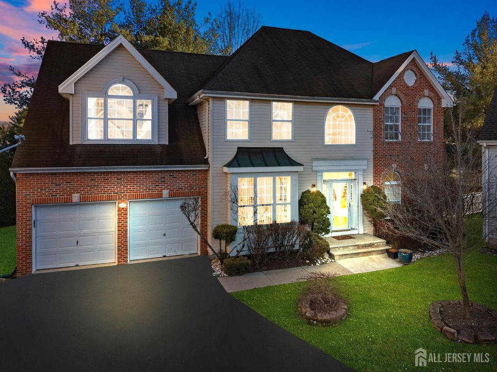 46 Pin Oak Drive, North Brunswick, NJ 08902