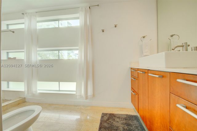 1577 Bay Rd 201, Miami Beach, FL 33139