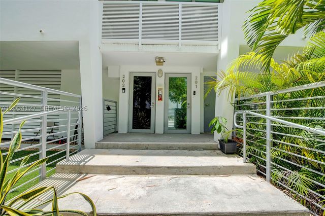 1577 Bay Rd 201, Miami Beach, FL 33139