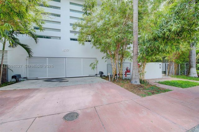 1577 Bay Rd 201, Miami Beach, FL 33139