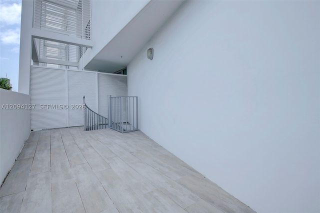 1577 Bay Rd 201, Miami Beach, FL 33139