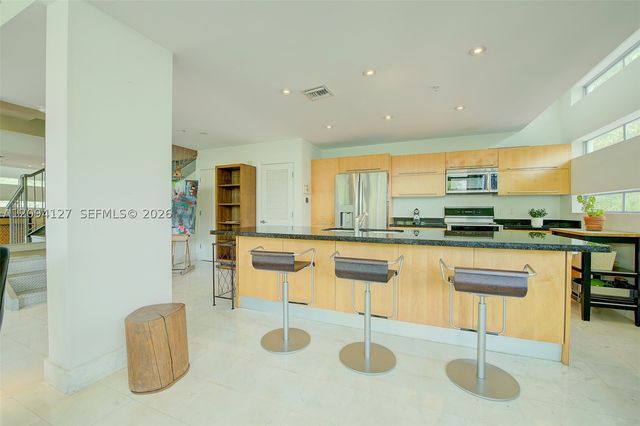 1577 Bay Rd 201, Miami Beach, FL 33139