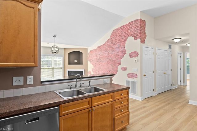 4752 Tatton Park Circle 3D, Winston-salem, NC 27103