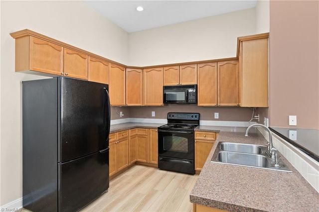 4752 Tatton Park Circle 3D, Winston-salem, NC 27103