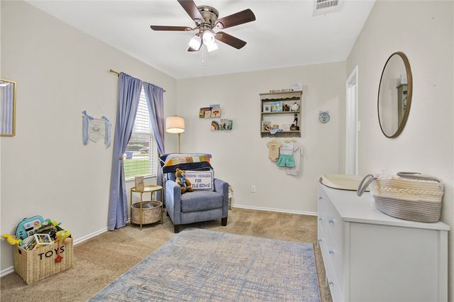 704 Heritage Drive, Navasota, TX 77868