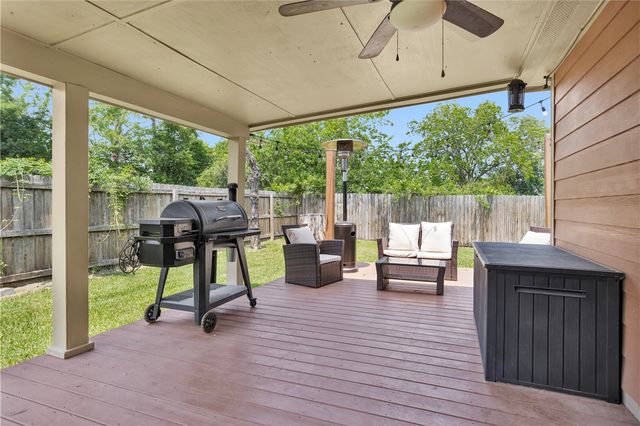 704 Heritage Drive, Navasota, TX 77868