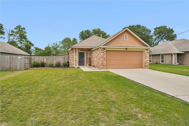 704 Heritage Drive, Navasota, TX 77868