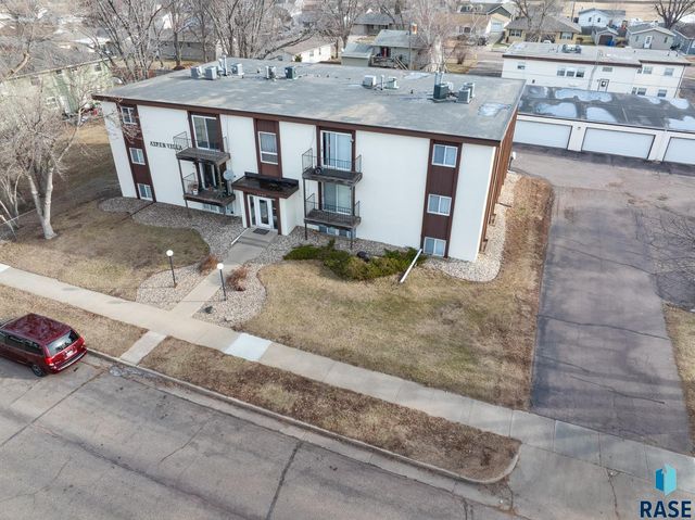 3900 S Hawthorne Ave Avenue, Sioux Falls, SD 57105
