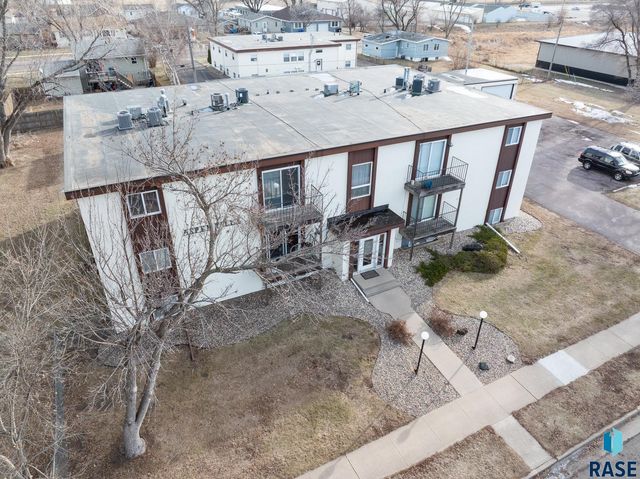 3900 S Hawthorne Ave Avenue, Sioux Falls, SD 57105