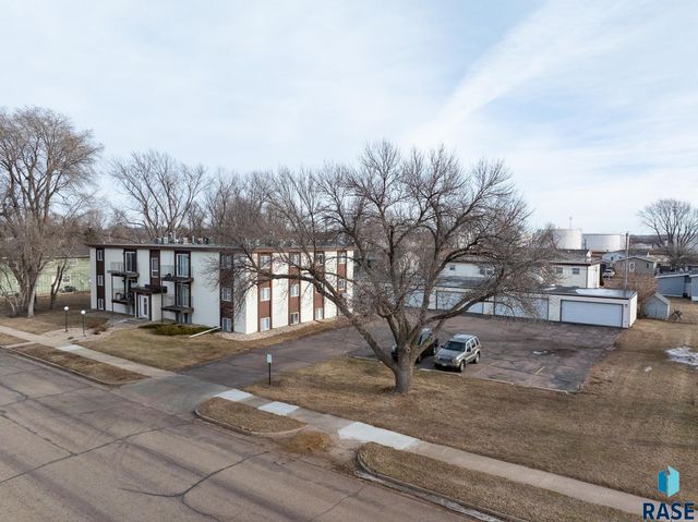 3900 S Hawthorne Ave Avenue, Sioux Falls, SD 57105