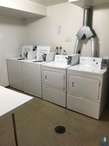 3900 S Hawthorne Ave Avenue, Sioux Falls, SD 57105