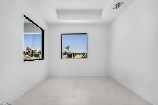 1015 SW 8th CT, Cape Coral, FL 33991