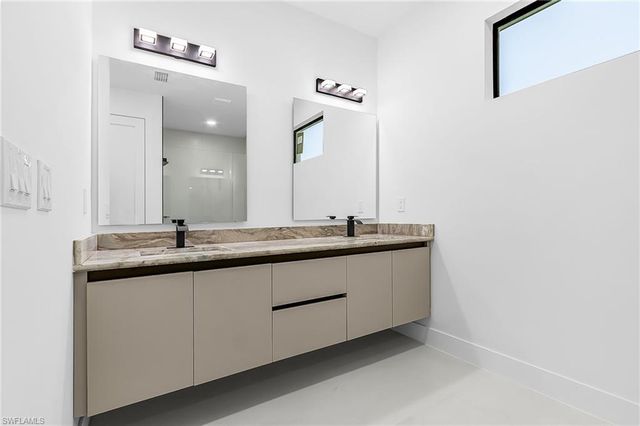 1015 SW 8th CT, Cape Coral, FL 33991