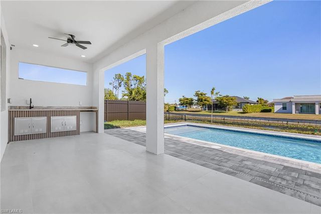 1015 SW 8th CT, Cape Coral, FL 33991