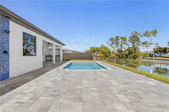 1015 SW 8th CT, Cape Coral, FL 33991